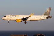 Vueling Airbus A320-214 (EC-MAH) at  Gran Canaria, Spain