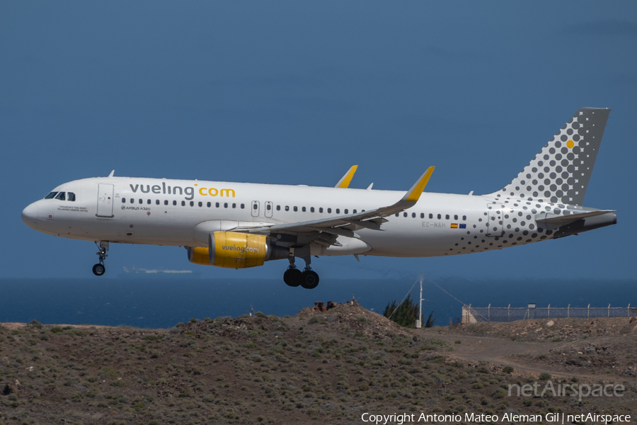 Vueling Airbus A320-214 (EC-MAH) | Photo 623061