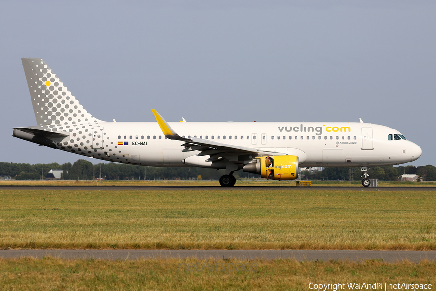 Vueling Airbus A320-214 (EC-MAI) | Photo 522265