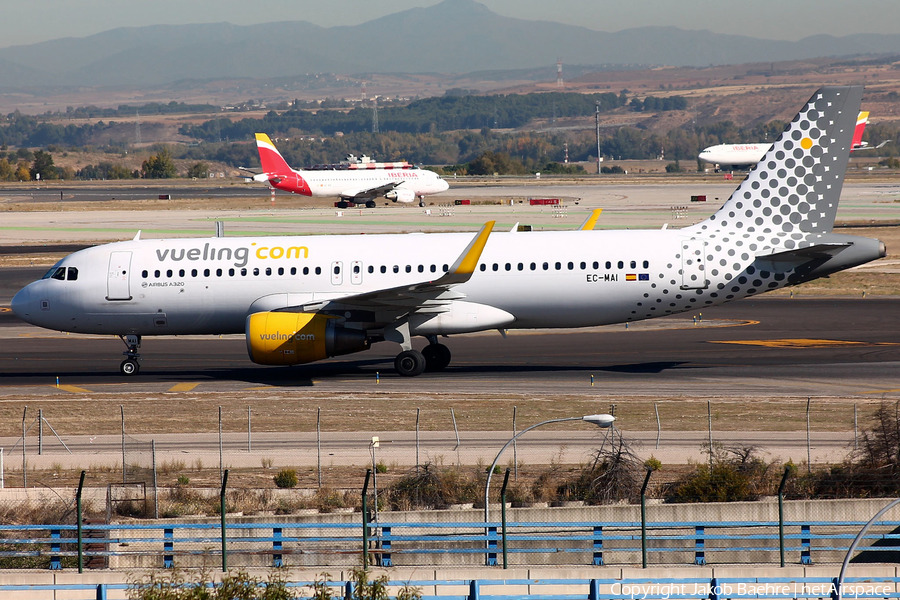 Vueling Airbus A320-214 (EC-MAI) | Photo 196125
