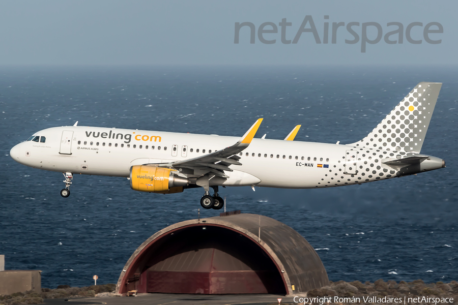 Vueling Airbus A320-214 (EC-MAN) | Photo 466694
