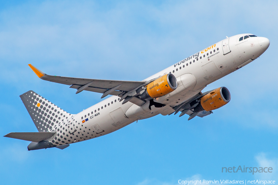 Vueling Airbus A320-214 (EC-MAN) | Photo 680254