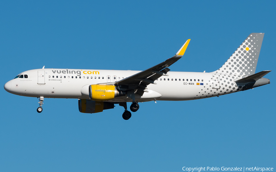 Vueling Airbus A320-214 (EC-MAN) | Photo 334204