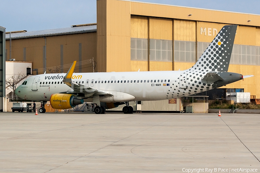 Vueling Airbus A320-214 (EC-MAN) | Photo 381778