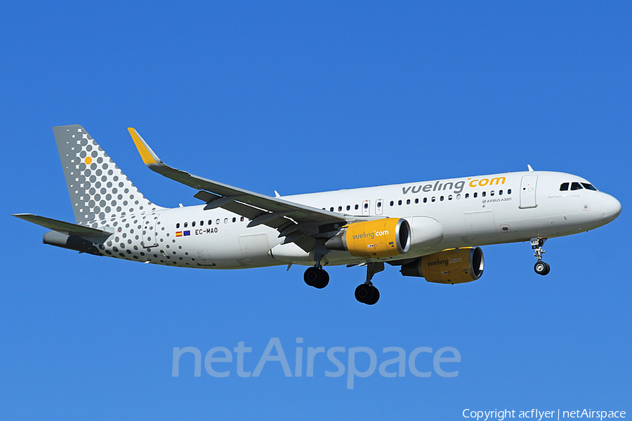 Vueling Airbus A320-214 (EC-MAO) | Photo 306431