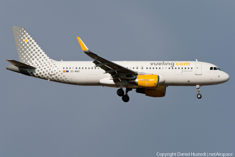 Vueling Airbus A320-214 (EC-MAO) | Photo 502211