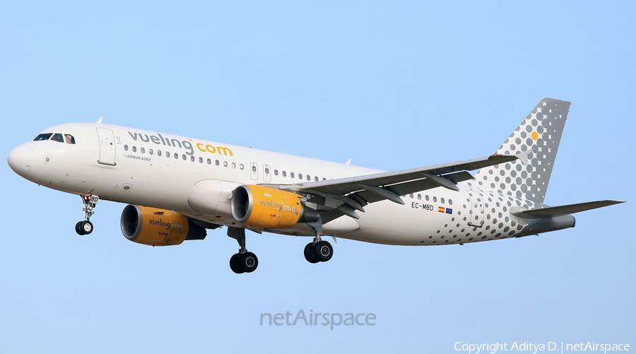 Vueling Airbus A320-214 (EC-MBD) | Photo 365220