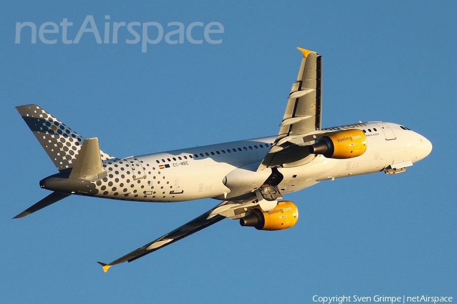 Vueling Airbus A320-214 (EC-MBE) | Photo 73565