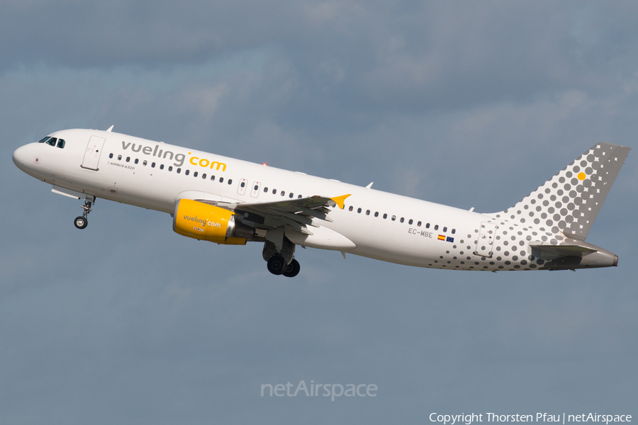 Vueling Airbus A320-214 (EC-MBE) | Photo 76134