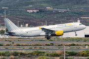 Vueling Airbus A320-214 (EC-MBE) at  Gran Canaria, Spain