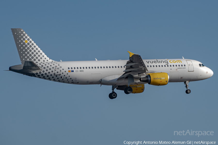 Vueling Airbus A320-214 (EC-MBE) | Photo 657172
