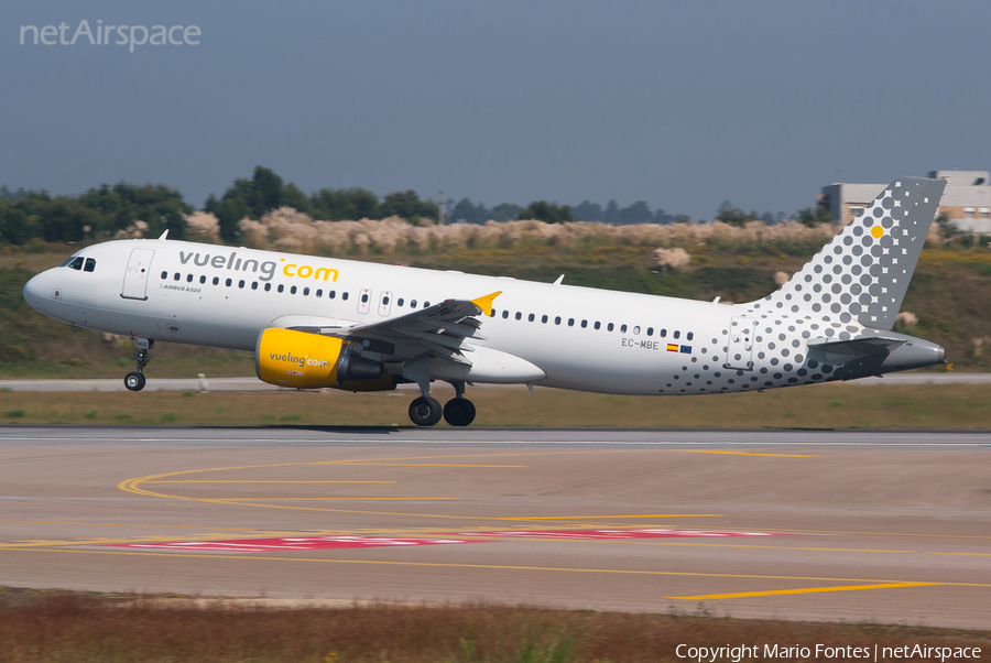 Vueling Airbus A320-214 (EC-MBE) | Photo 307622