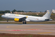 Vueling Airbus A320-214 (EC-MBE) at  Porto, Portugal