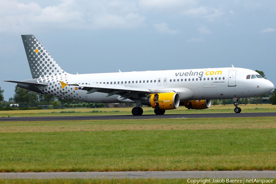 Vueling Airbus A320-214 (EC-MBF) | Photo 173563