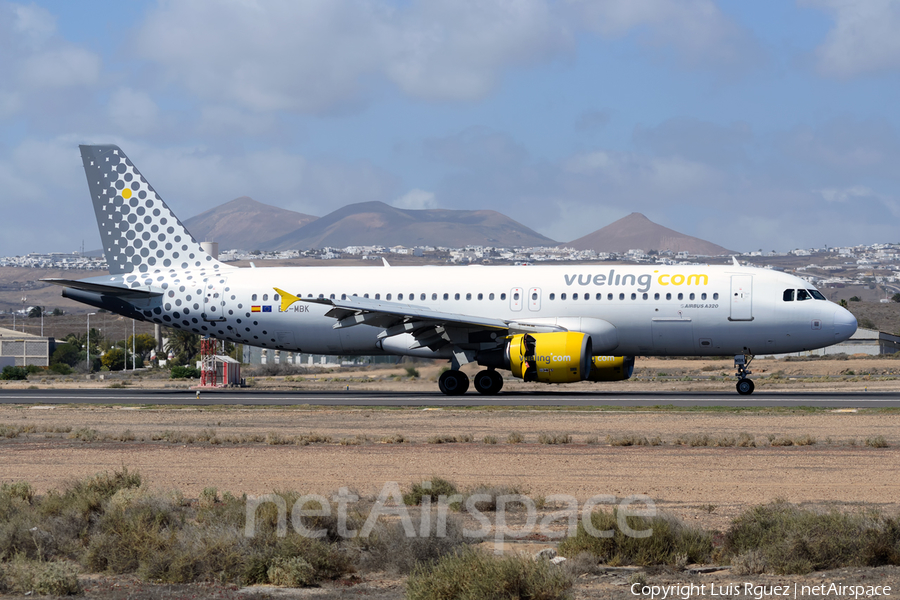 Vueling Airbus A320-214 (EC-MBK) | Photo 312005