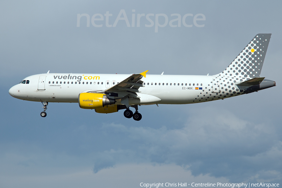 Vueling Airbus A320-214 (EC-MBK) | Photo 150294