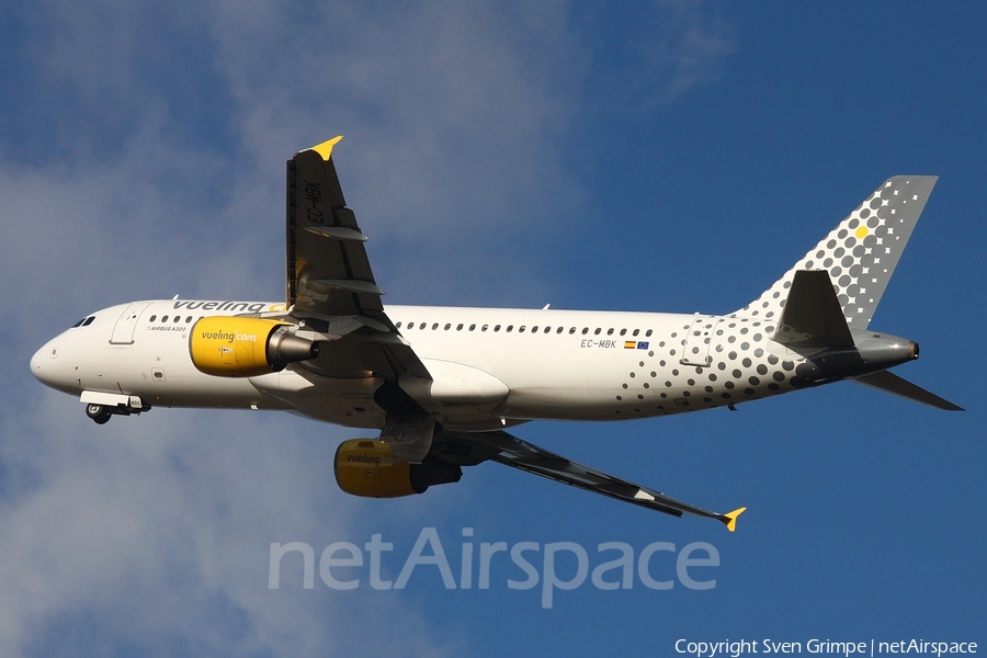 Vueling Airbus A320-214 (EC-MBK) | Photo 69848
