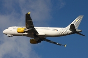 Vueling Airbus A320-214 (EC-MBK) at  Hamburg - Fuhlsbuettel (Helmut Schmidt), Germany