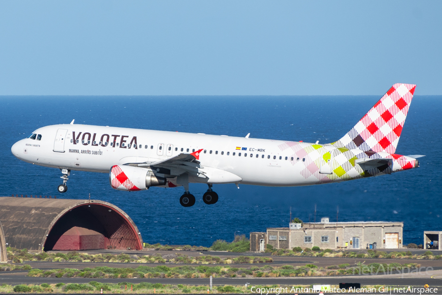 Vueling Airbus A320-214 (EC-MBK) | Photo 622965