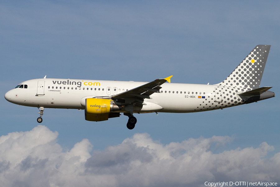 Vueling Airbus A320-214 (EC-MBK) | Photo 518968