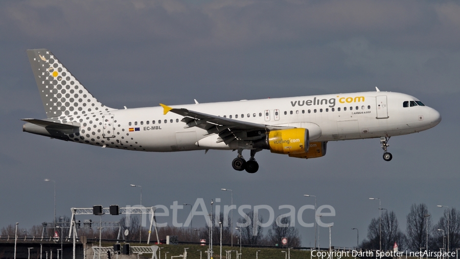 Vueling Airbus A320-214 (EC-MBL) | Photo 234238