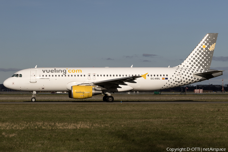 Vueling Airbus A320-214 (EC-MBL) | Photo 530488