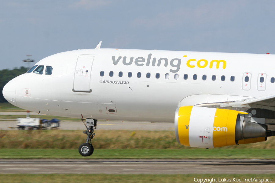 Vueling Airbus A320-214 (EC-MBL) | Photo 116941
