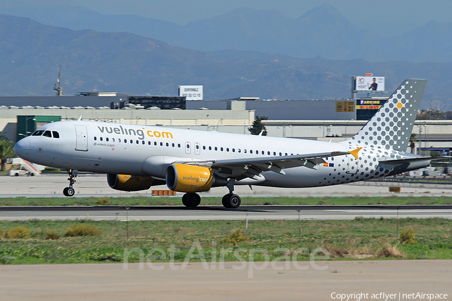 Vueling Airbus A320-214 (EC-MBM) | Photo 306396