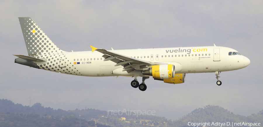 Vueling Airbus A320-214 (EC-MBM) | Photo 355637