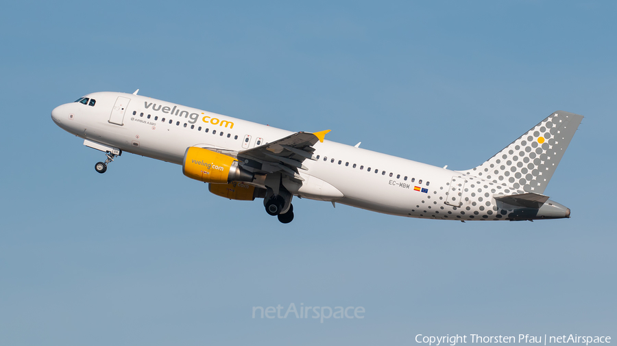 Vueling Airbus A320-214 (EC-MBM) | Photo 450516