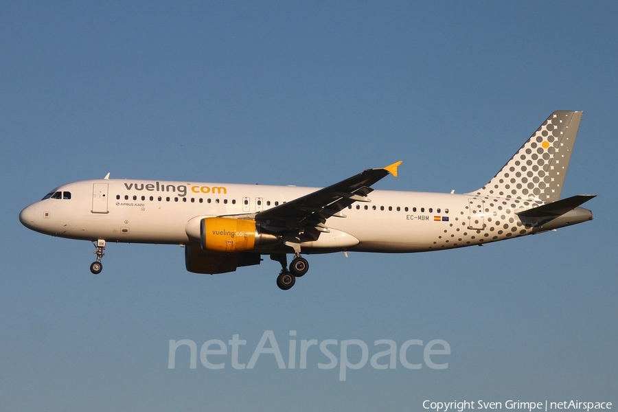 Vueling Airbus A320-214 (EC-MBM) | Photo 78493