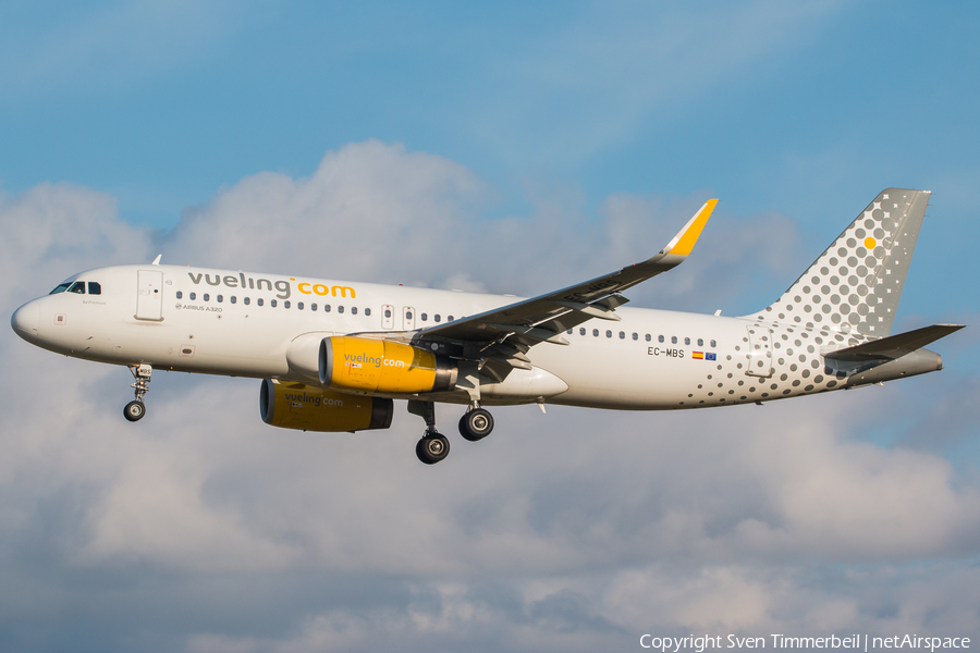 Vueling Airbus A320-232 (EC-MBS) | Photo 360931