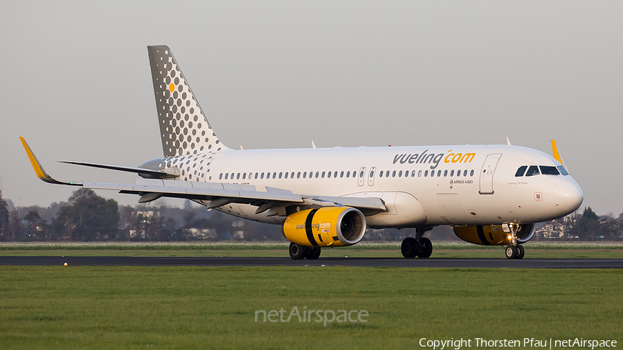 Vueling Airbus A320-232 (EC-MBT) | Photo 198149