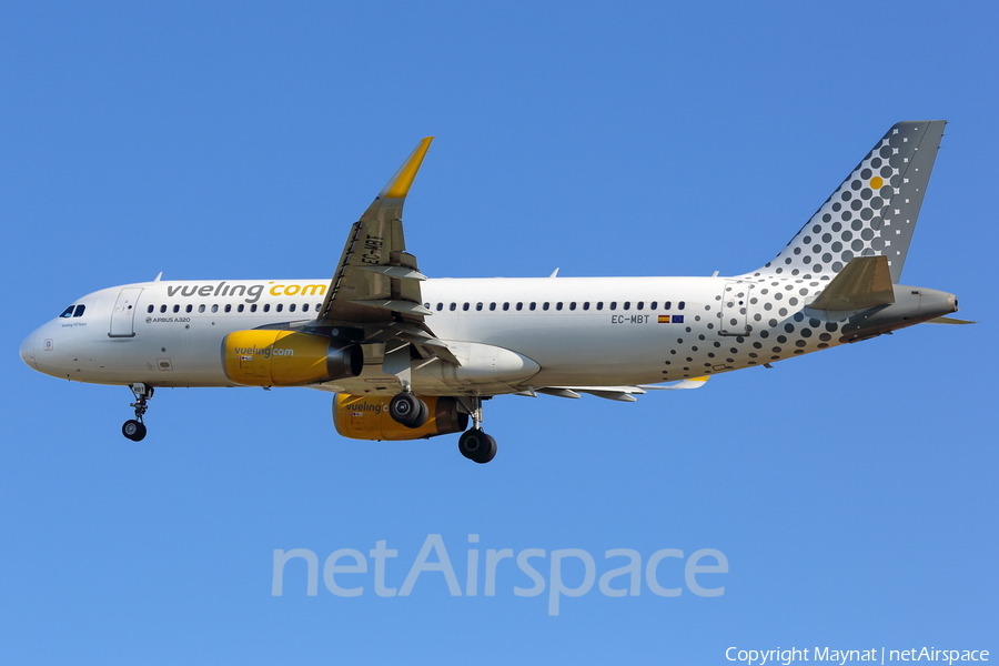 Vueling Airbus A320-232 (EC-MBT) | Photo 203707