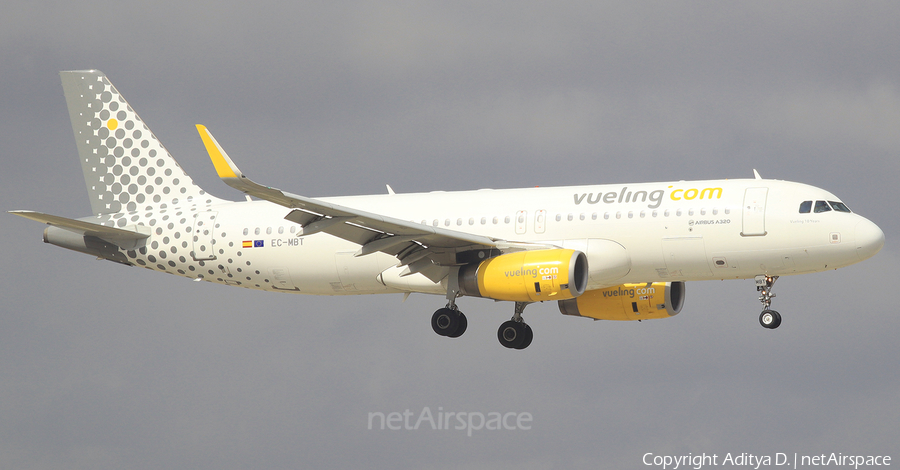 Vueling Airbus A320-232 (EC-MBT) | Photo 360871