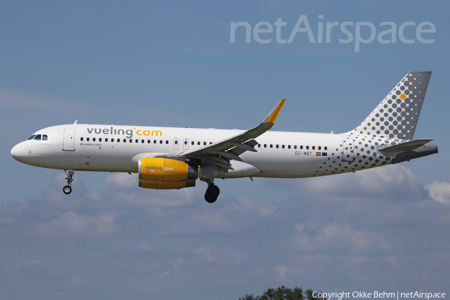 Vueling Airbus A320-232 (EC-MBT) | Photo 163161