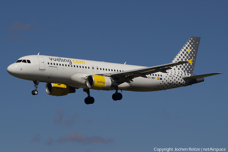 Vueling Airbus A320-214 (EC-MBY) | Photo 150672