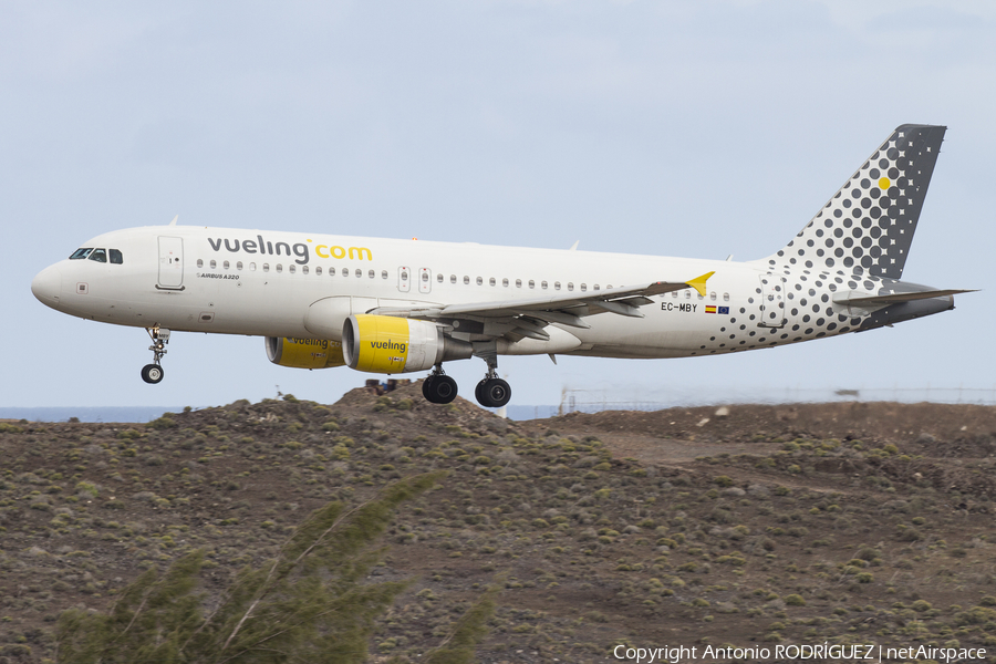 Vueling Airbus A320-214 (EC-MBY) | Photo 147904