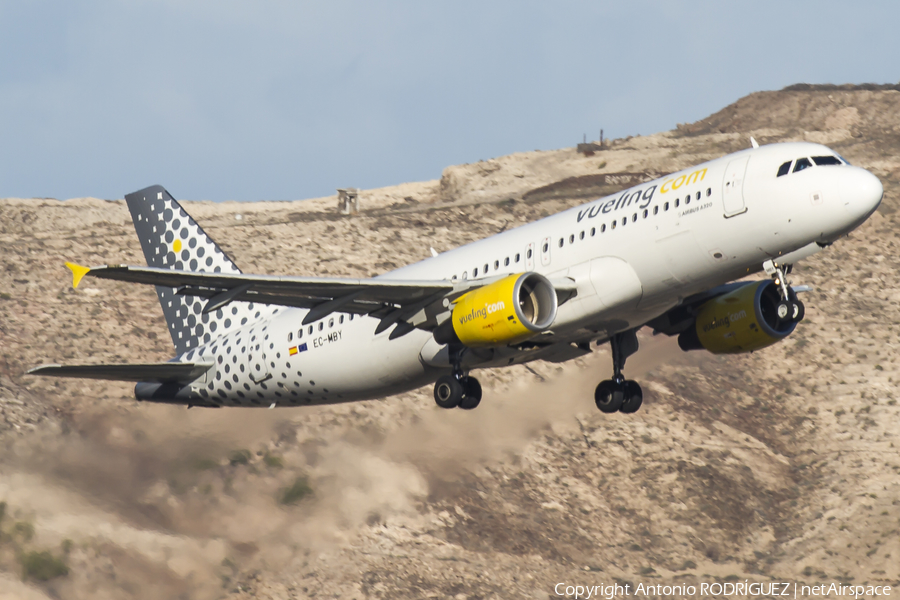 Vueling Airbus A320-214 (EC-MBY) | Photo 223649