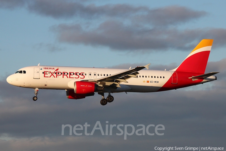 Iberia Express Airbus A320-214 (EC-MCB) | Photo 59959