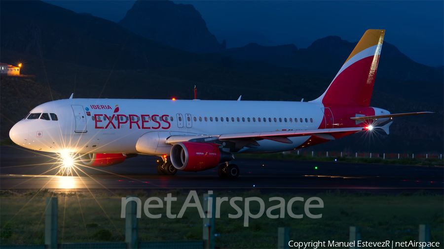 Iberia Express Airbus A320-214 (EC-MCB) | Photo 300535