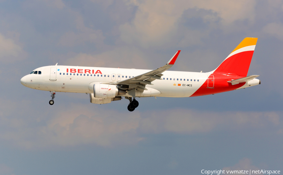 Iberia Airbus A320-214 (EC-MCS) | Photo 177143