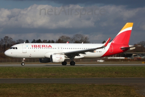 Iberia Airbus A320-214 (EC-MCS) at  Hamburg - Fuhlsbuettel (Helmut Schmidt), Germany