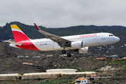 Iberia Airbus A320-214 (EC-MCS) at  La Palma (Santa Cruz de La Palma), Spain