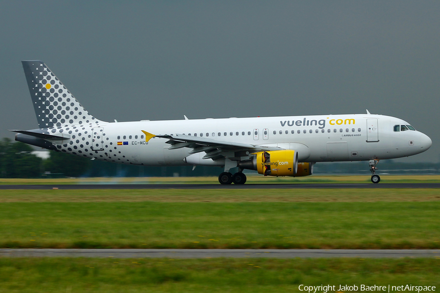 Vueling Airbus A320-214 (EC-MCU) | Photo 173487