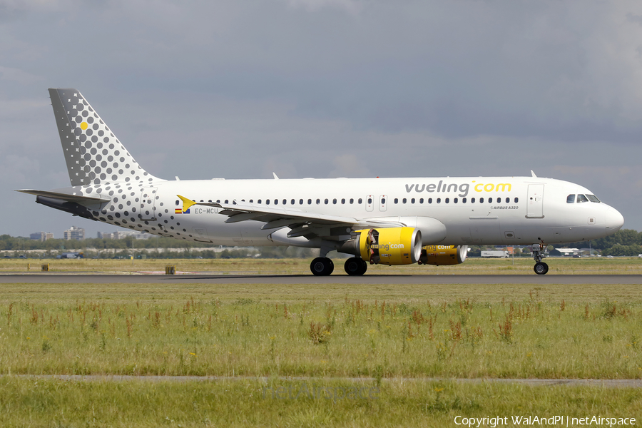 Vueling Airbus A320-214 (EC-MCU) | Photo 520951