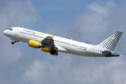 Vueling Airbus A320-214 (EC-MCU) at  Barcelona - El Prat, Spain