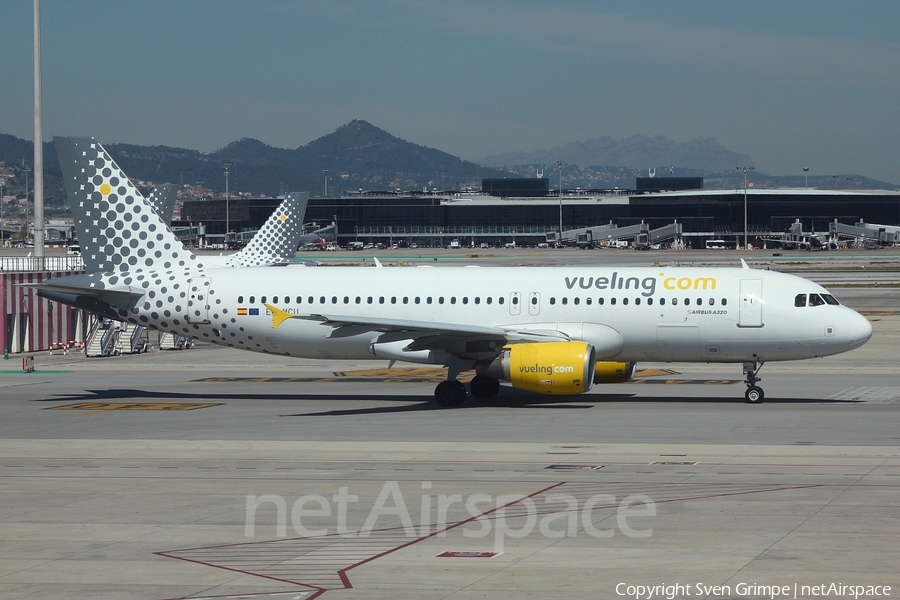 Vueling Airbus A320-214 (EC-MCU) | Photo 74905
