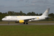 Vueling Airbus A320-214 (EC-MCU) at  Hamburg - Fuhlsbuettel (Helmut Schmidt), Germany