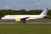 Vueling Airbus A320-214 (EC-MCU) at  Hamburg - Fuhlsbuettel (Helmut Schmidt), Germany